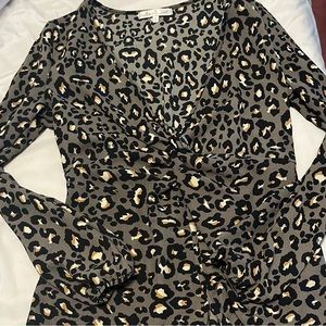 Gray cheetah print top